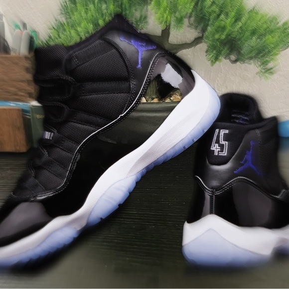 Jordan 11 Retro Space Jam (2016) Deadstock/ Never Worn- Size 8.5 main image 7